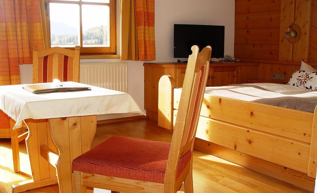Hotel Garni Apart Elfriede Fiss Zimmer foto